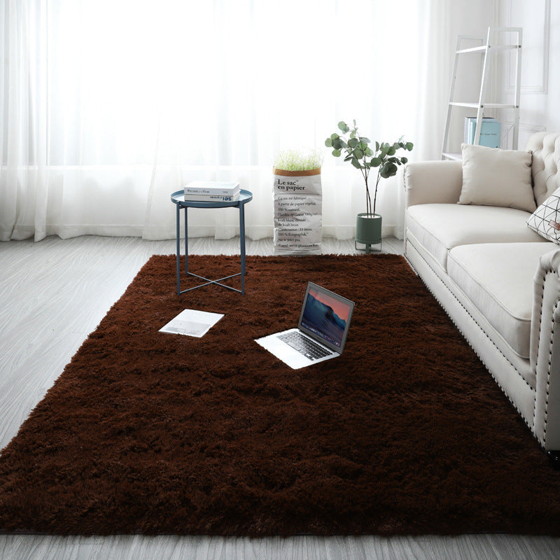 Large-sized carpet in the living room