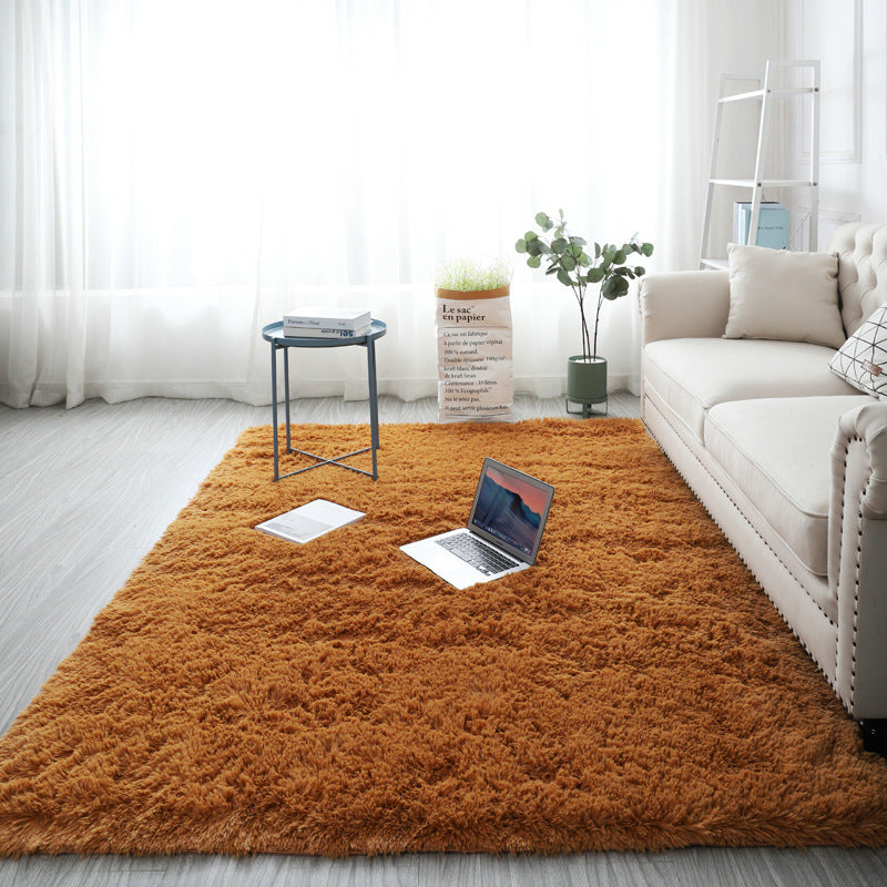 Large-sized carpet in the living room