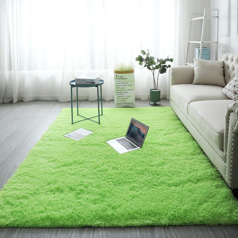 Large-sized carpet in the living room