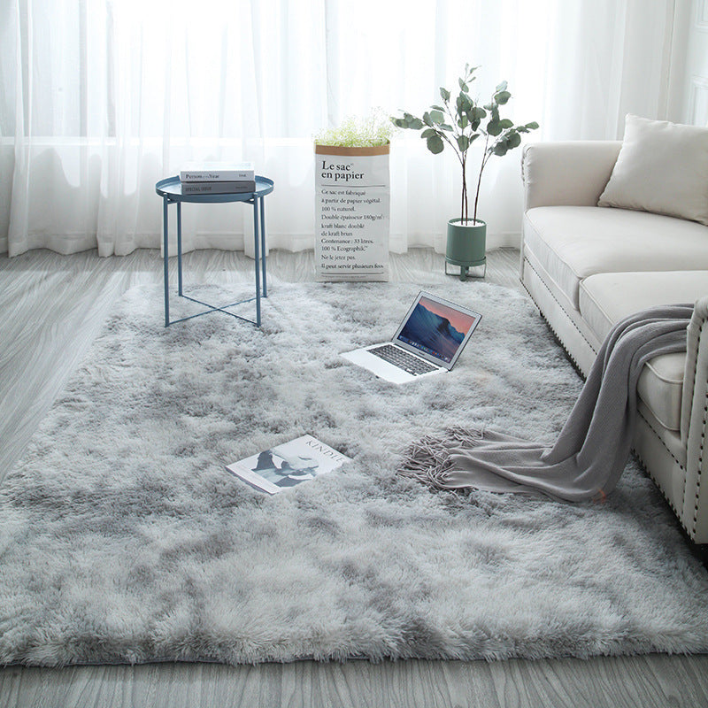 Large-sized carpet in the living room