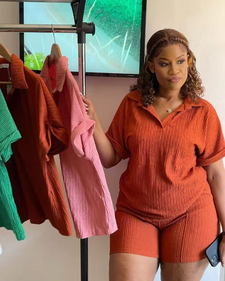 Large-sized, fashionable and casual solid-color short-sleeved shirts
