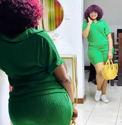 Large-sized, fashionable and casual solid-color short-sleeved shirts