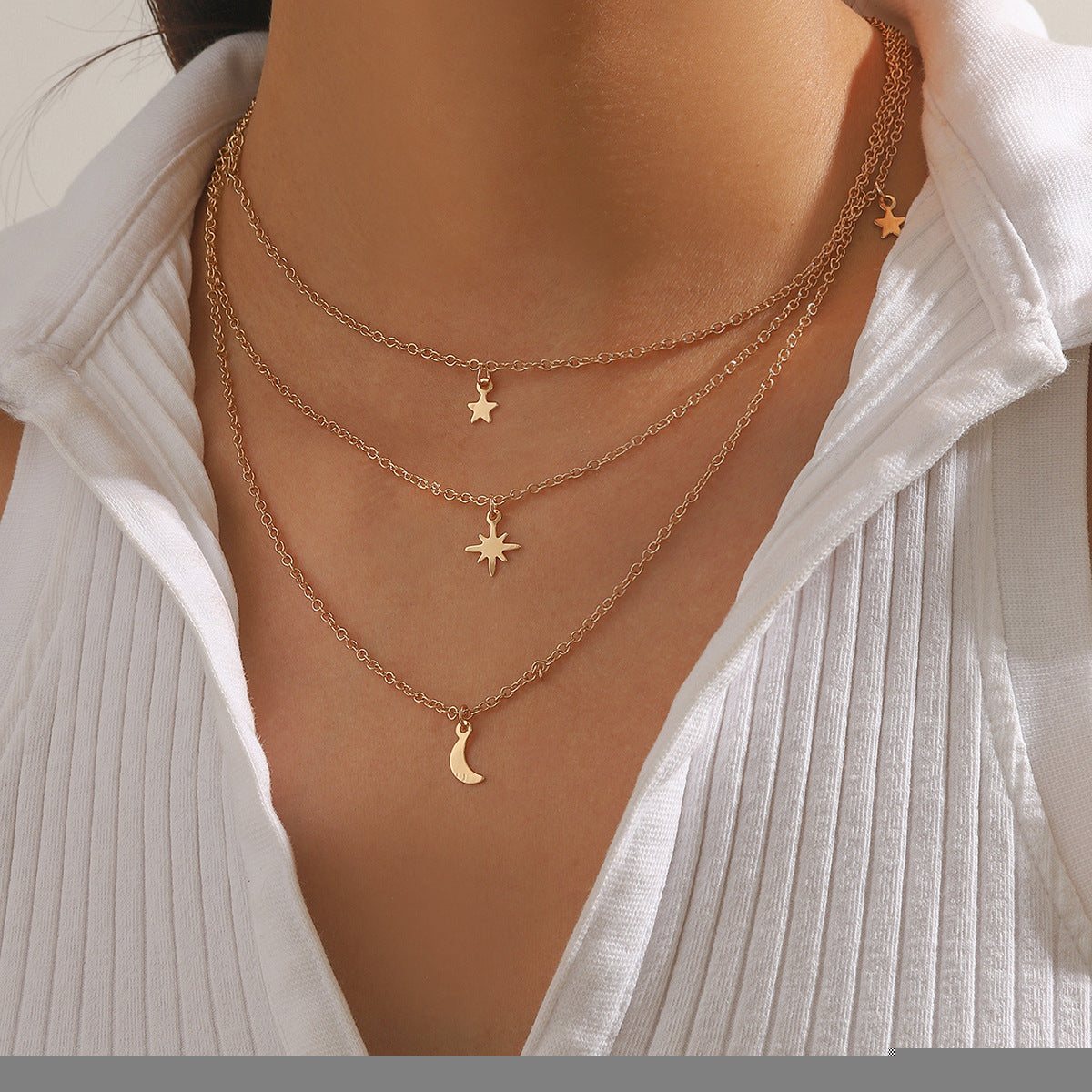 Layered Circular Pendant Necklace
