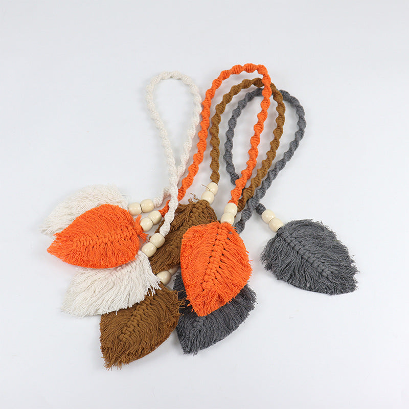 Leaf-pattern curtain tiebacks
