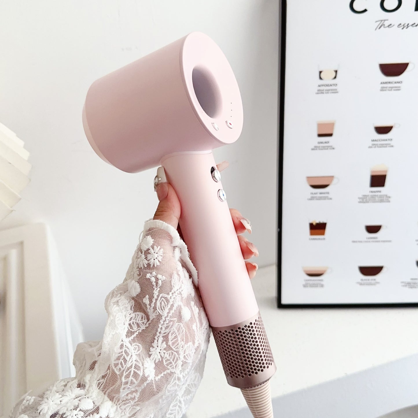 Leafless negative ion hair dryer