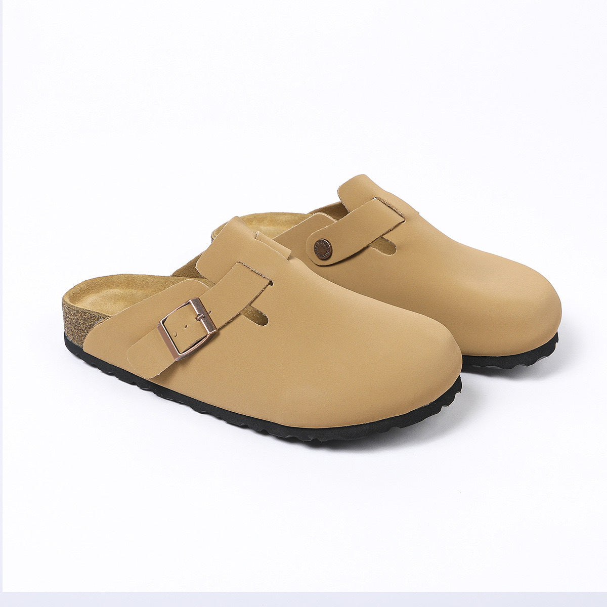 Leather-covered head-shaped slippers