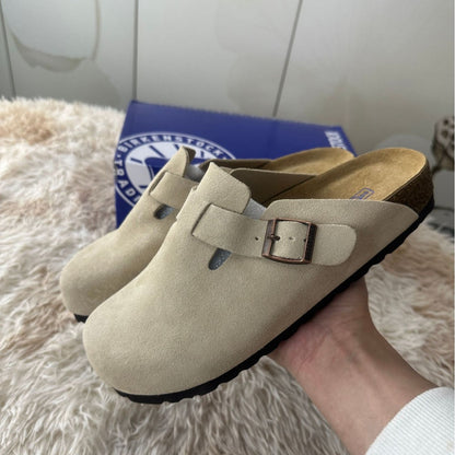 Leather-covered head-shaped slippers