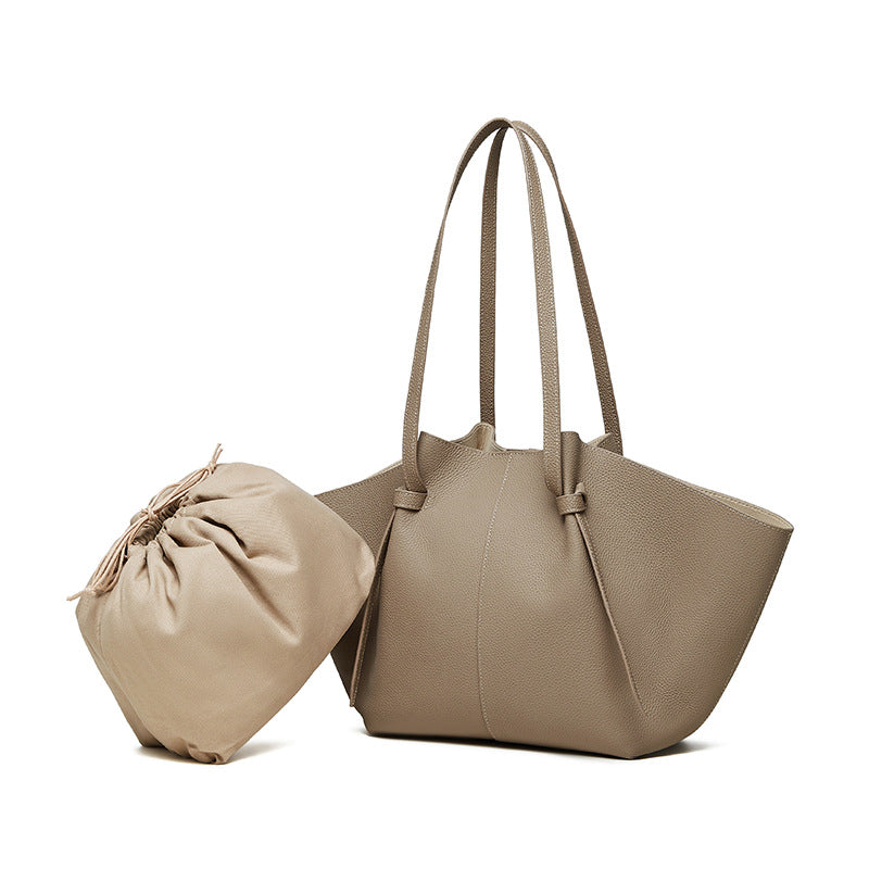 Leather large-capacity tote bag