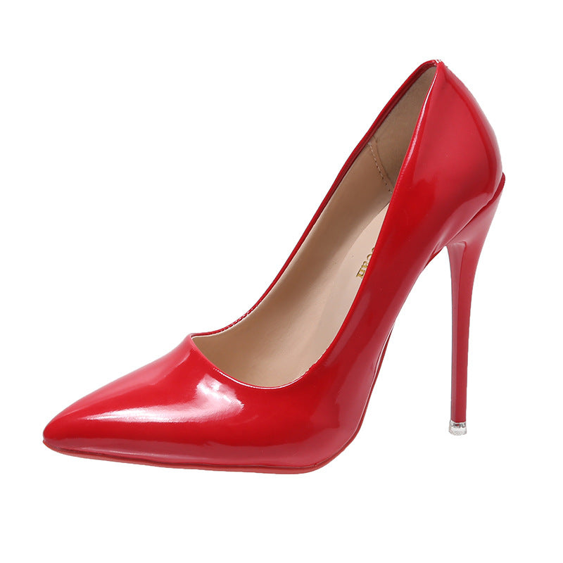 leather pointed shoes