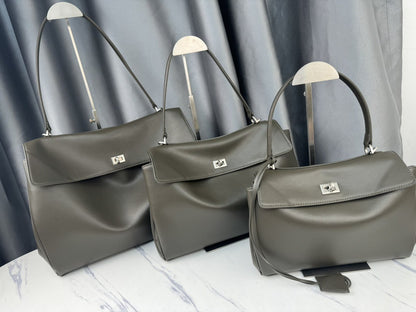 Leather tote bag
