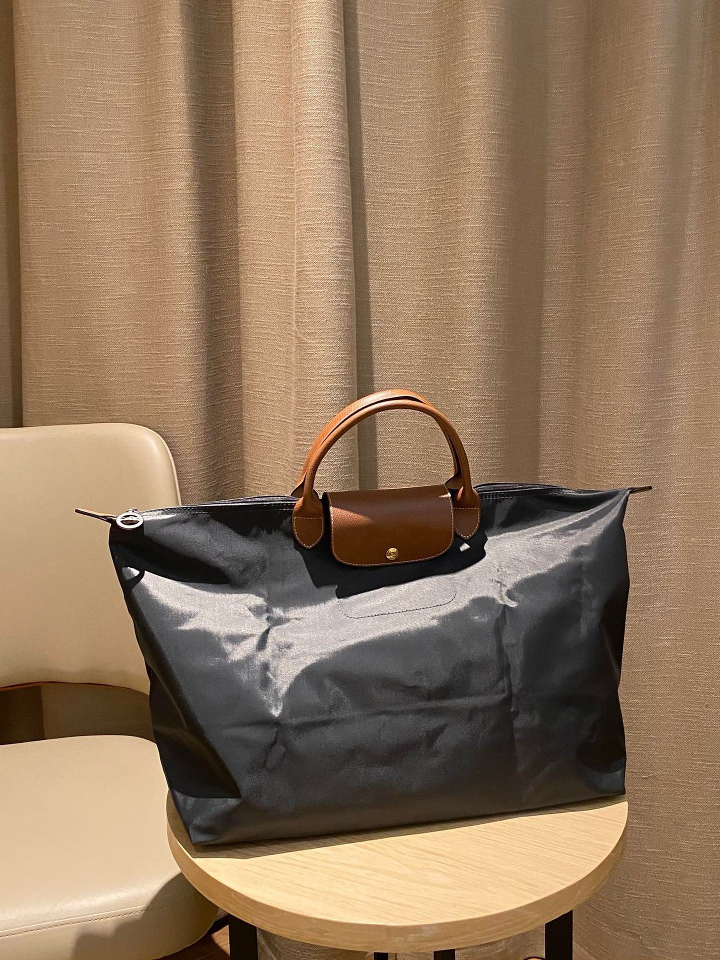 leather travel bag