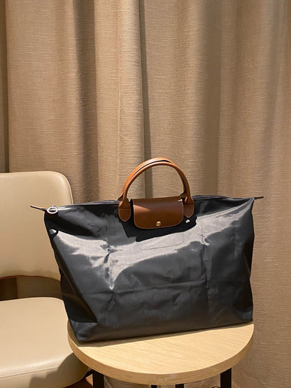 leather travel bag