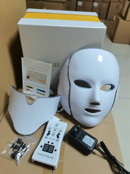 LED beauty mask phototherapy device
