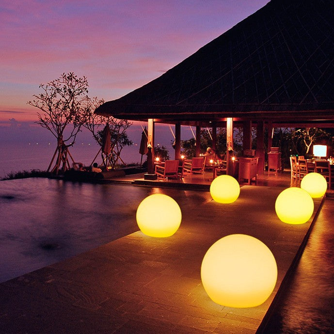 LED Illuminated Ball Garden Lights