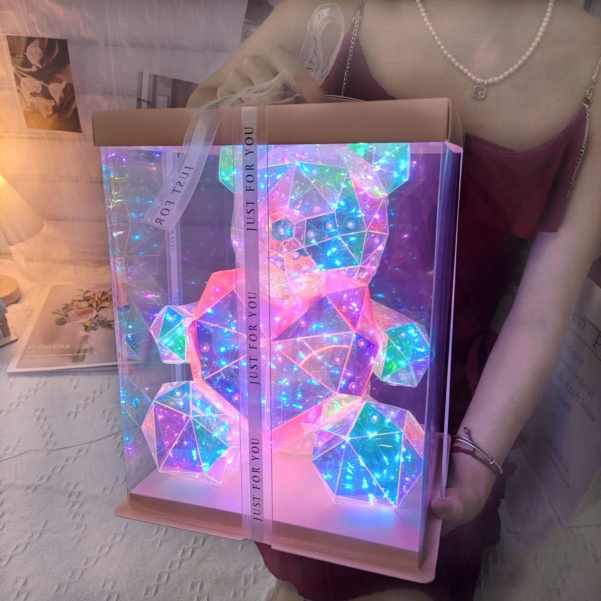 LED iridescent heart-shaped bear