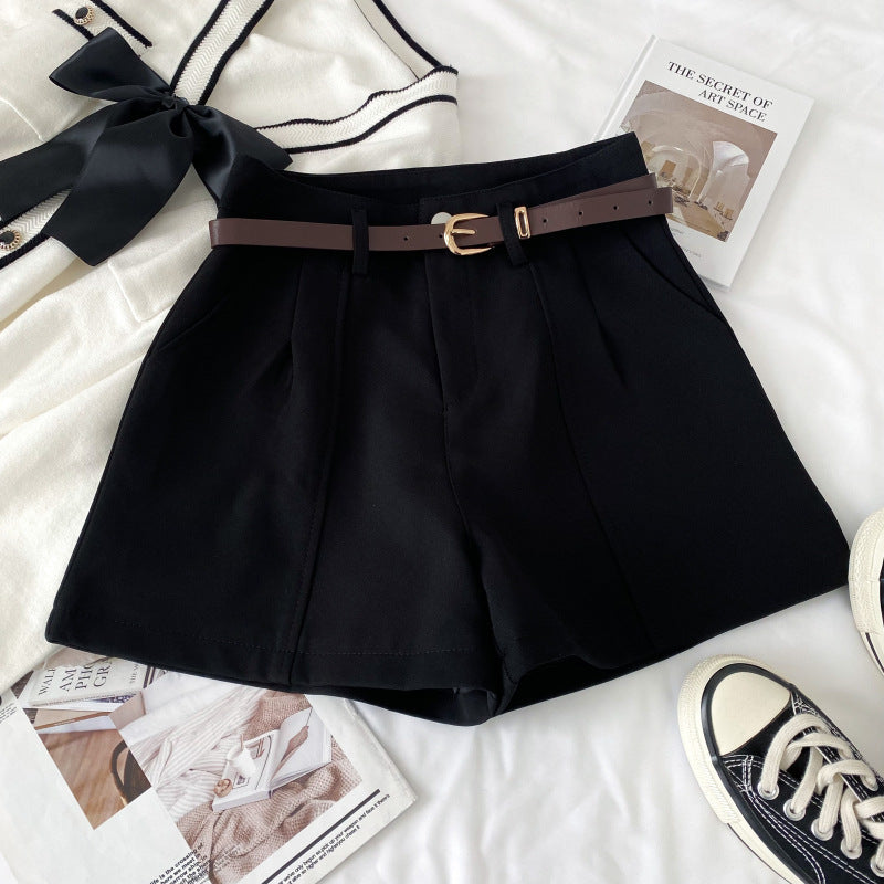 Legged casual shorts for women