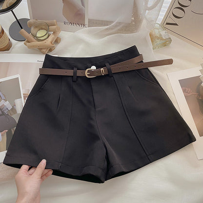 Legged casual shorts for women