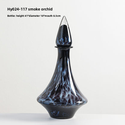 Leopard-patterned glass vase