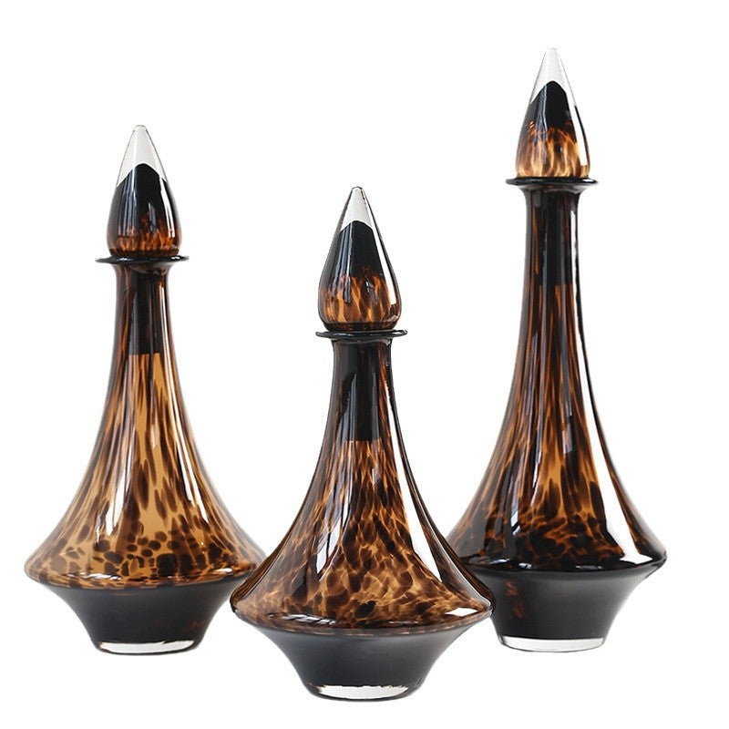 Leopard-patterned glass vase