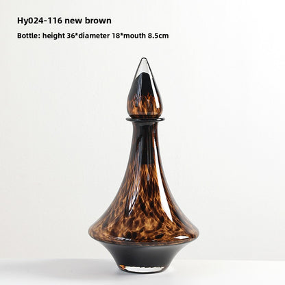 Leopard-patterned glass vase