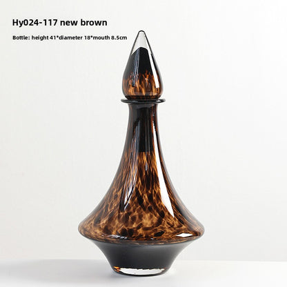 Leopard-patterned glass vase