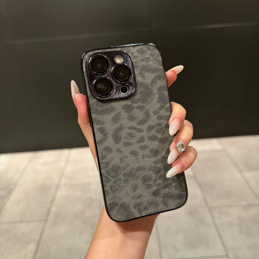 Leopard-print phone case