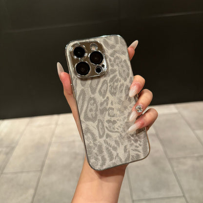 Leopard-print phone case