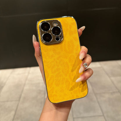 Leopard-print phone case