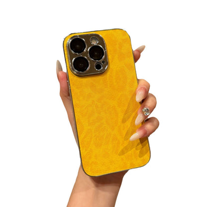 Leopard-print phone case