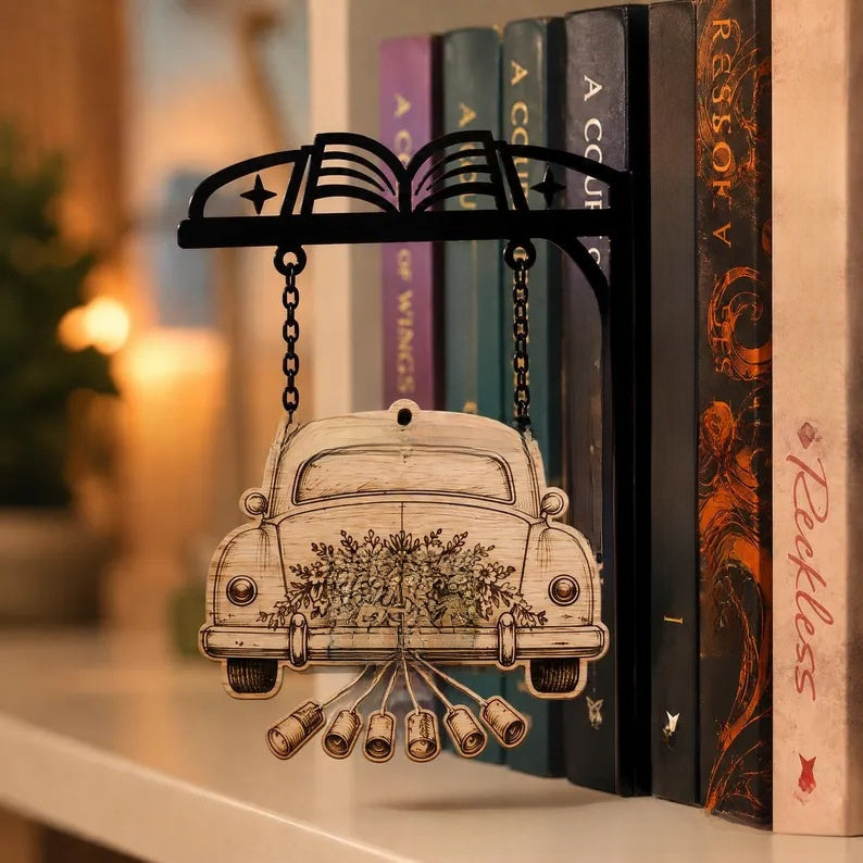 Library bookshelf lighting fixture