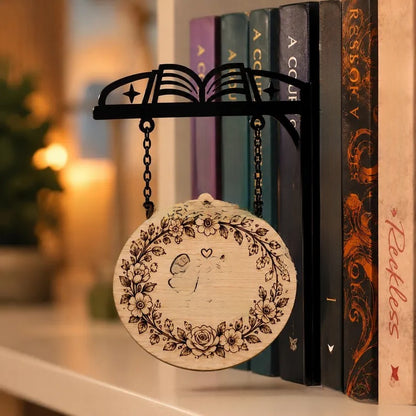 Library bookshelf lighting fixture