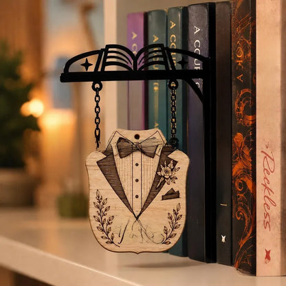 Library bookshelf lighting fixture