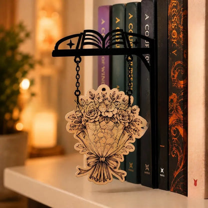 Library bookshelf lighting fixture