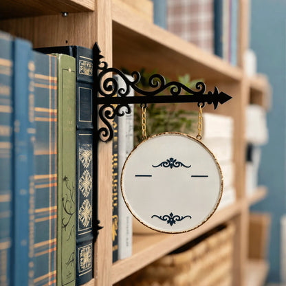Library bookshelf lighting fixture
