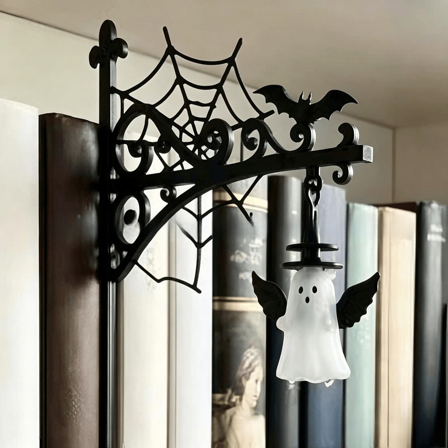 Library bookshelf lighting fixture