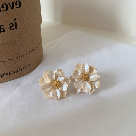 Light luxury camellia ear studs
