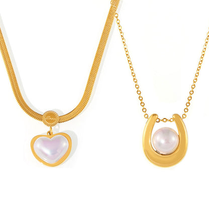 Light luxury pearl necklace