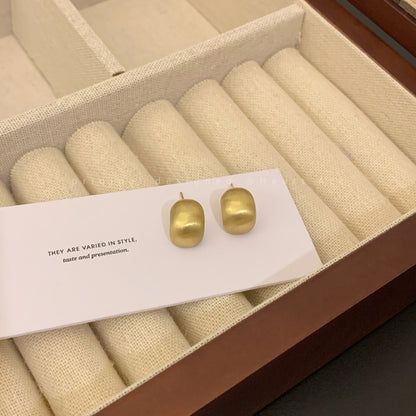 Light luxury silver pearl earrings