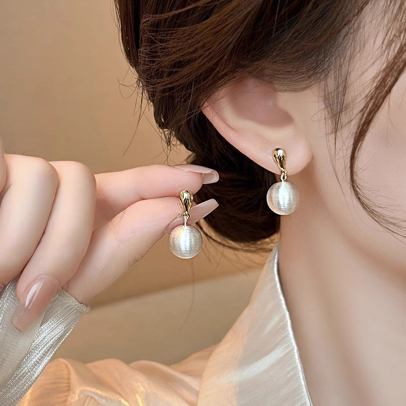 Light luxury silver pearl earrings