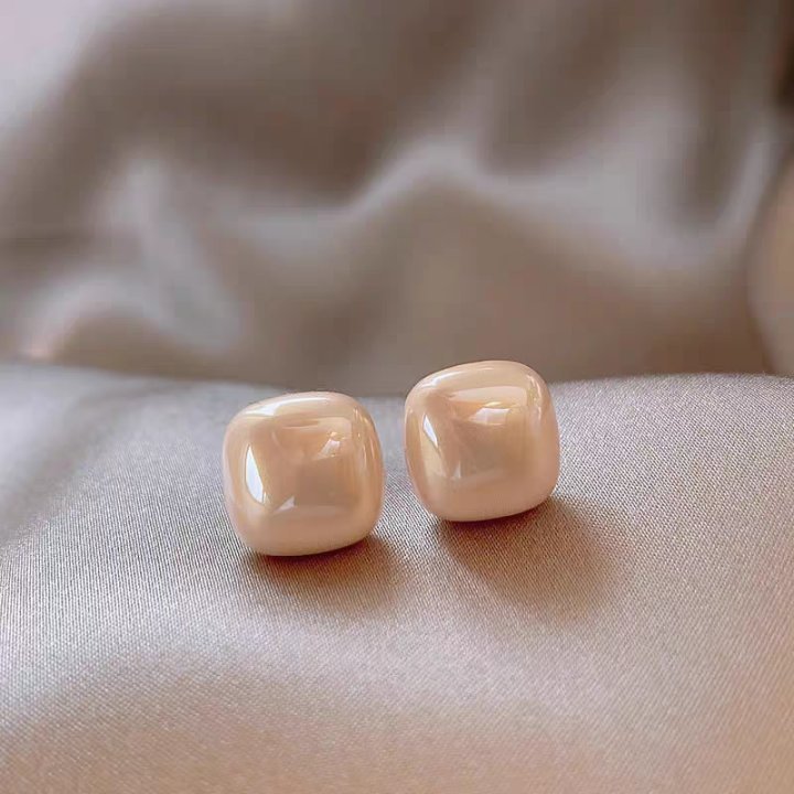 Light luxury silver pearl earrings