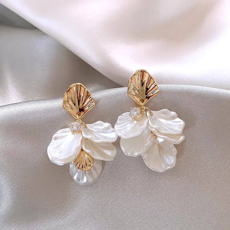 Light luxury silver pearl earrings