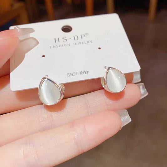 Light luxury silver pearl earrings
