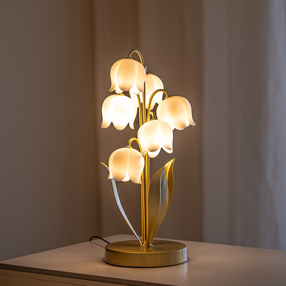 Lily of the Valley Table Lamp with Remote Dimming
