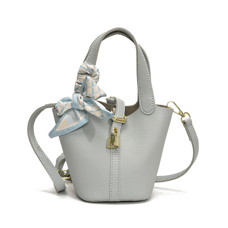 Litchi-pattern handbag