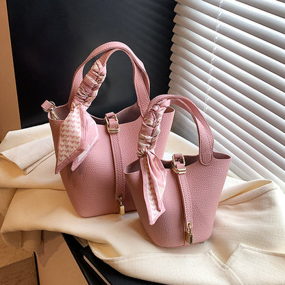 Litchi-pattern handbag