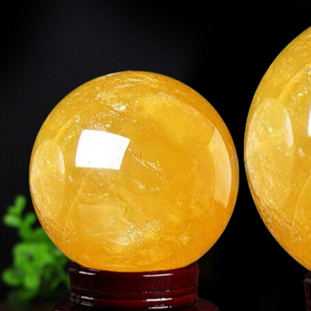 Living room decoration: crystal ball