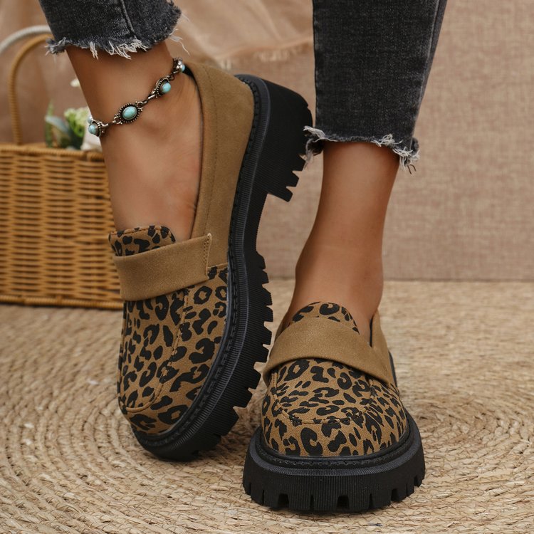 Loafers with Height-Increasing Design