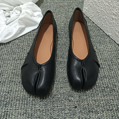 Loafers with laces