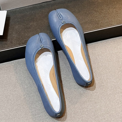 Loafers with laces