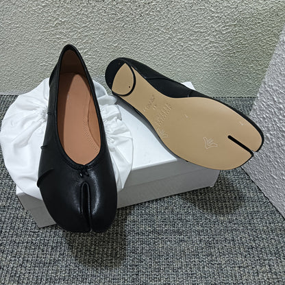 Loafers with laces